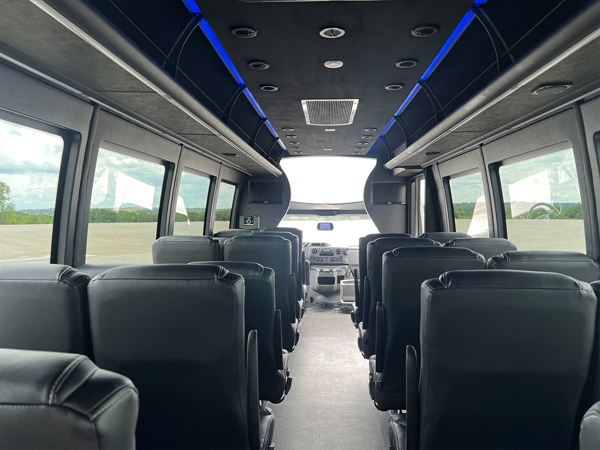 2021 Ford E450 Berkshire - Image 6