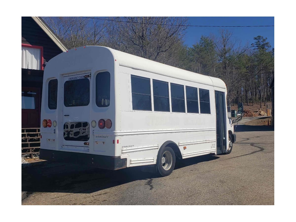 2011 GM G3500 Starcraft MFSAB - Image 17