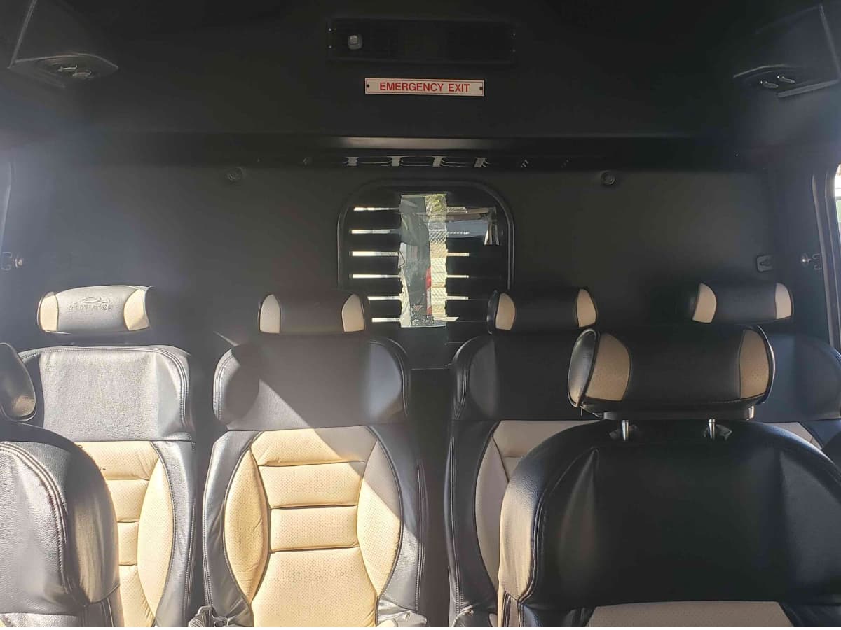2011 Ford E350 Turtletop - Image 11