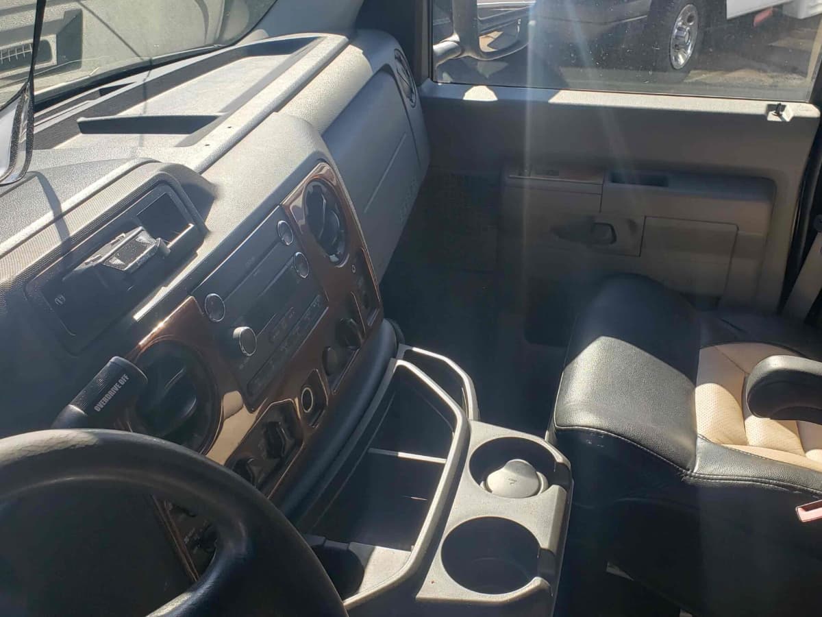 2011 Ford E350 Turtletop - Image 17