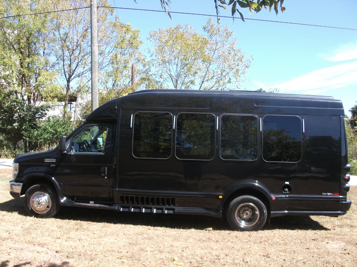 2014 Ford E350 Turtletop - Image 4