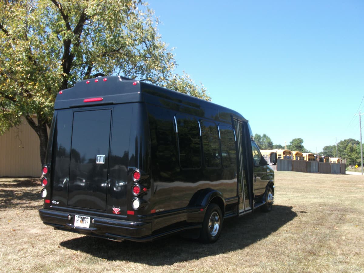 2014 Ford E350 Turtletop - Image 6