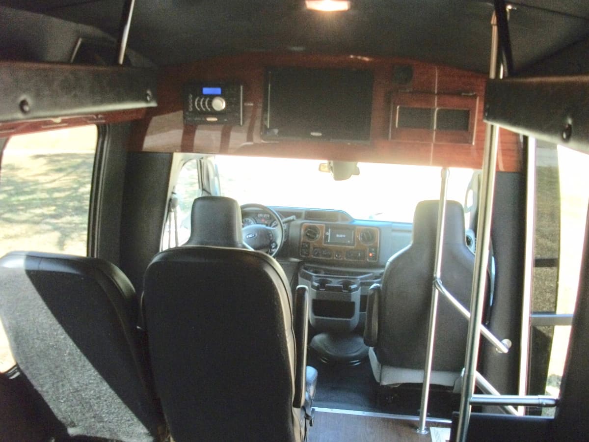 2014 Ford E350 Turtletop - Image 9