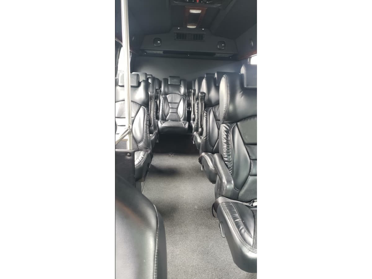 2014 Ford E350 Turtletop - Image 10
