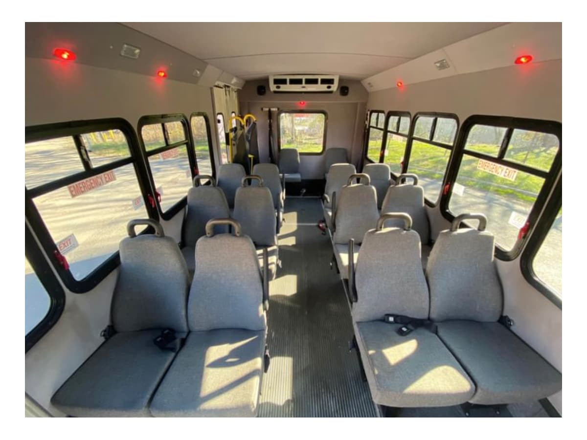 2011 Ford E450 El Dorado - Image 2