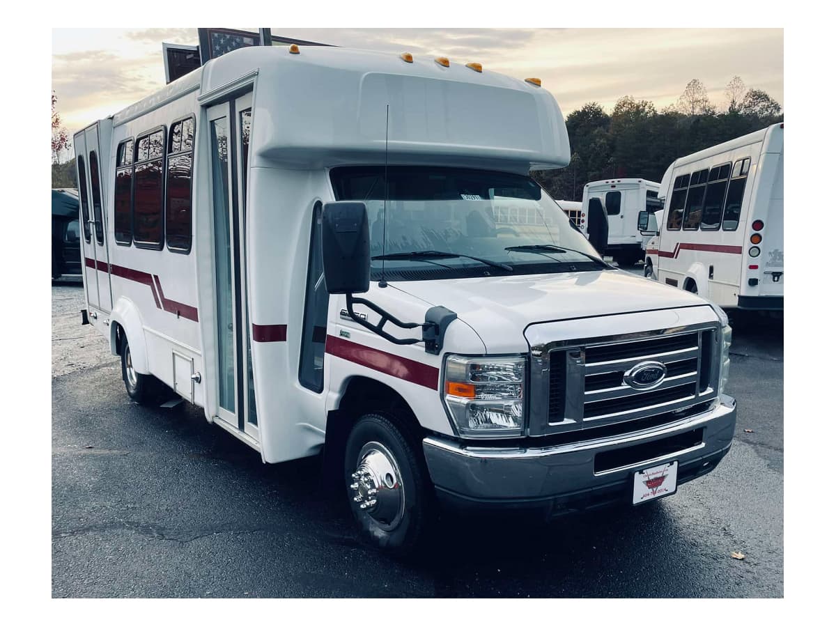 2010 Ford Elkhart bus