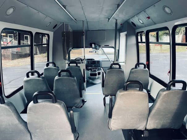2010 Ford Elkhart Coach ECII  - Image 5