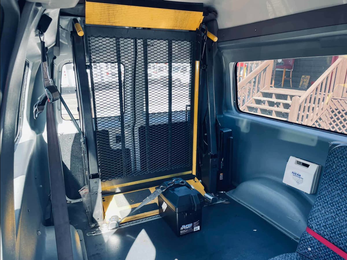 2008 Ford E250 ADA Passenger Van - Image 4