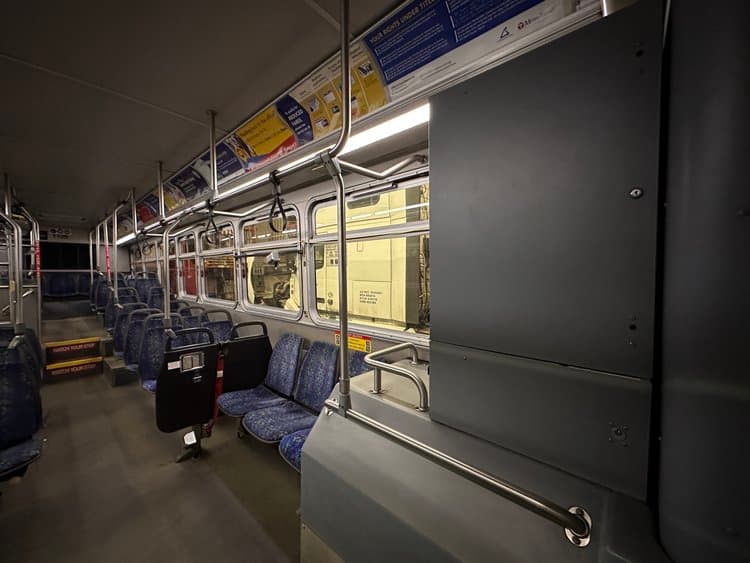 2008 Gillig Low-Floor  - Image 11