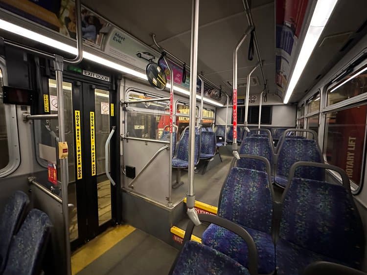 2008 Gillig Low-Floor  - Image 13