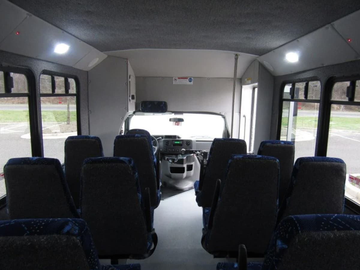 2015 Ford E450 Goshen GCII - Image 7