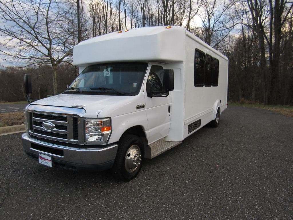 2015 Ford E450 bus