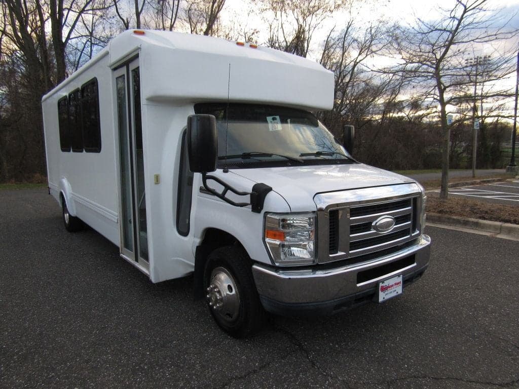 2015 Ford E450 Goshen Impulse  - Image 2