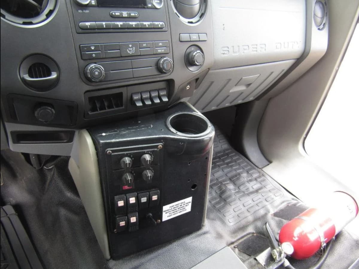 2016 Ford F550 Glaval Entourage - Image 7