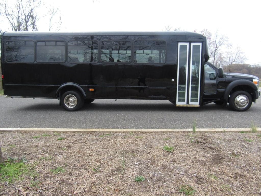 2016 Ford F550 bus