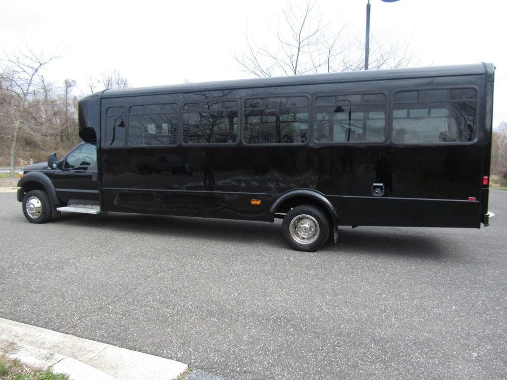 2016 Ford F550 Glaval Entourage - Image 5