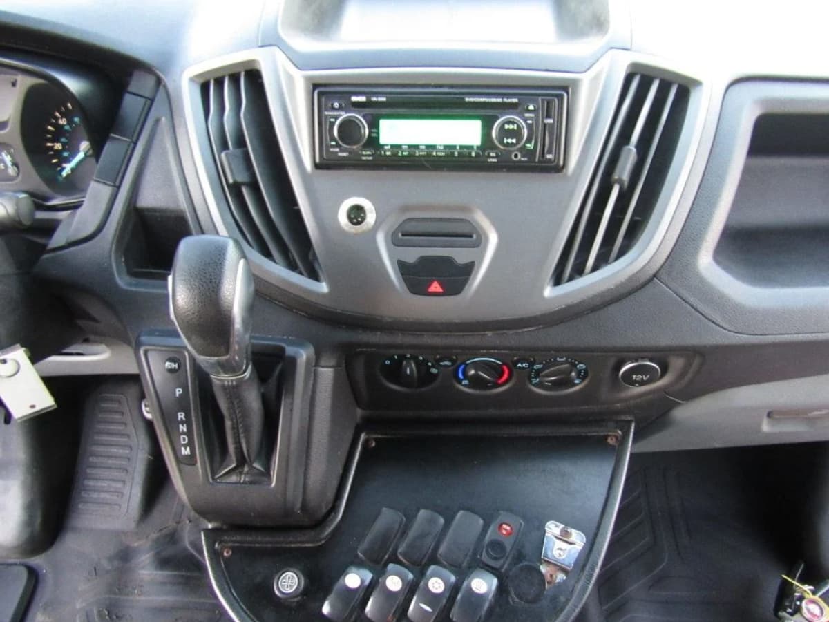 2013 Ford F550 Starcraft Allstar - Image 14