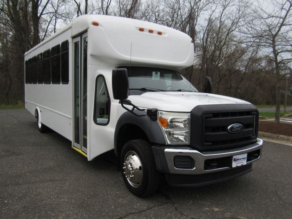 2013 Ford F550 Starcraft Allstar - Image 2