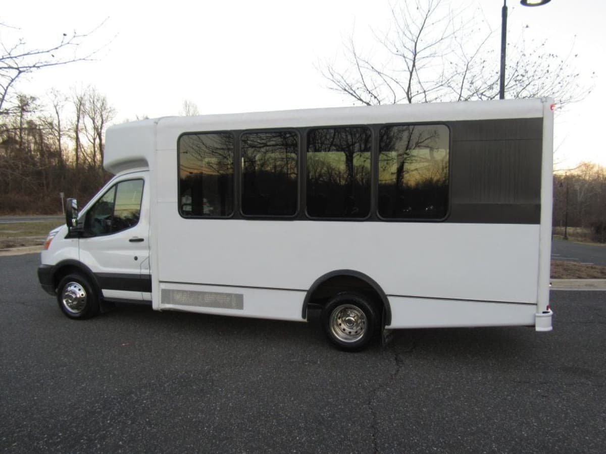 2013 Ford F550 Starcraft Allstar - Image 5