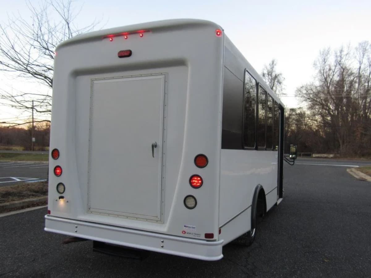 2013 Ford F550 Starcraft Allstar - Image 6