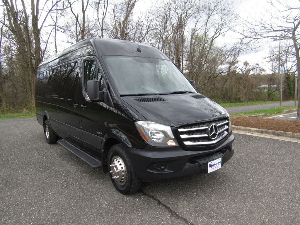 2016 Mercedes-Benz 3500 bus