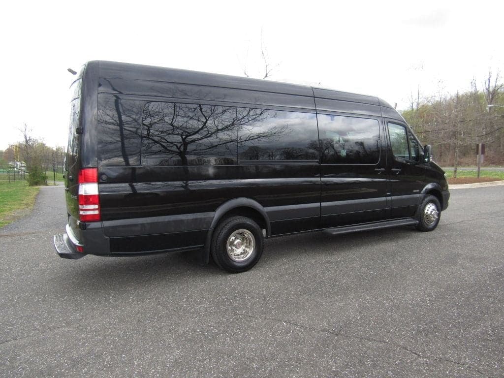 2016 Mercedes-Benz Sprinter 3500  - Image 4