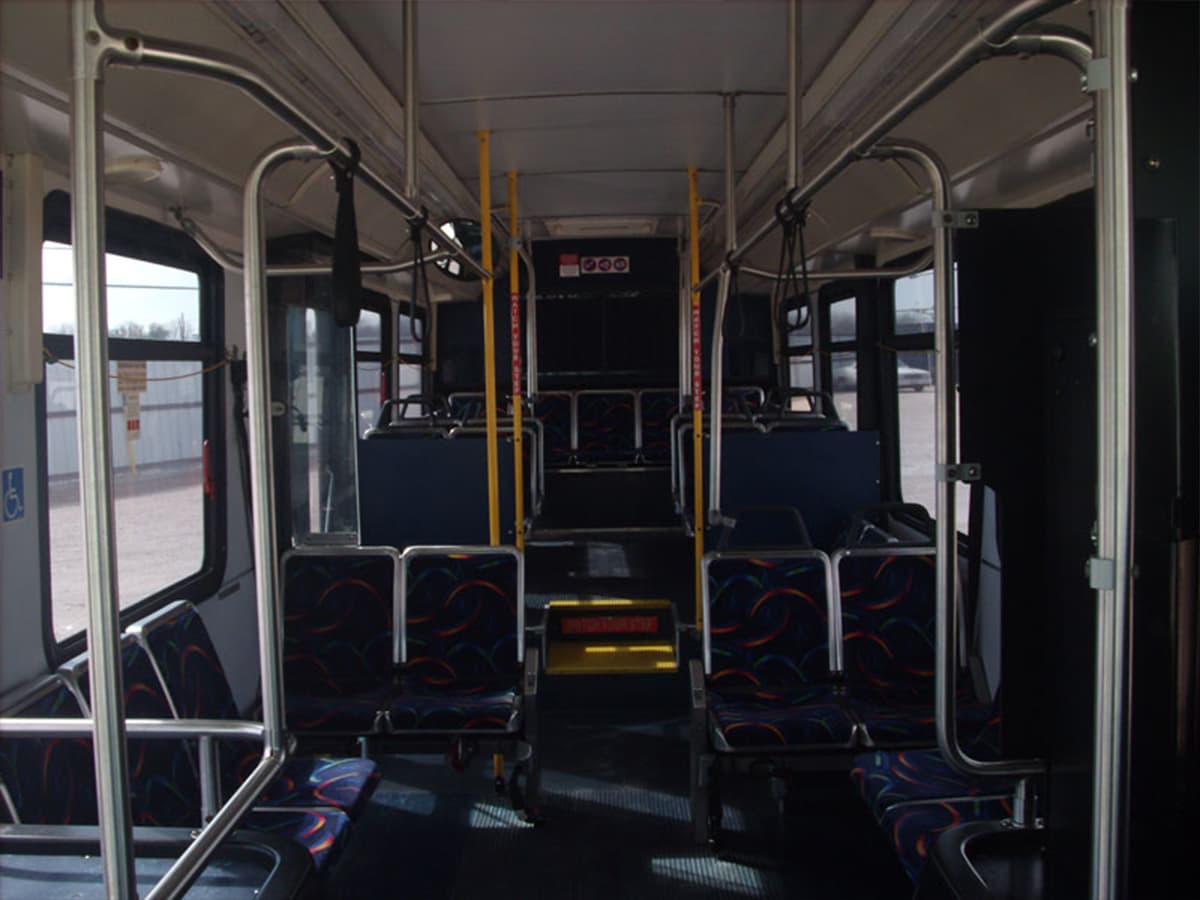 1998 New Flyer D-35LF Transit Bus - Image 2