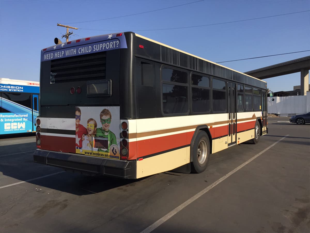 2002 Gillig G27B102N4 - Image 2