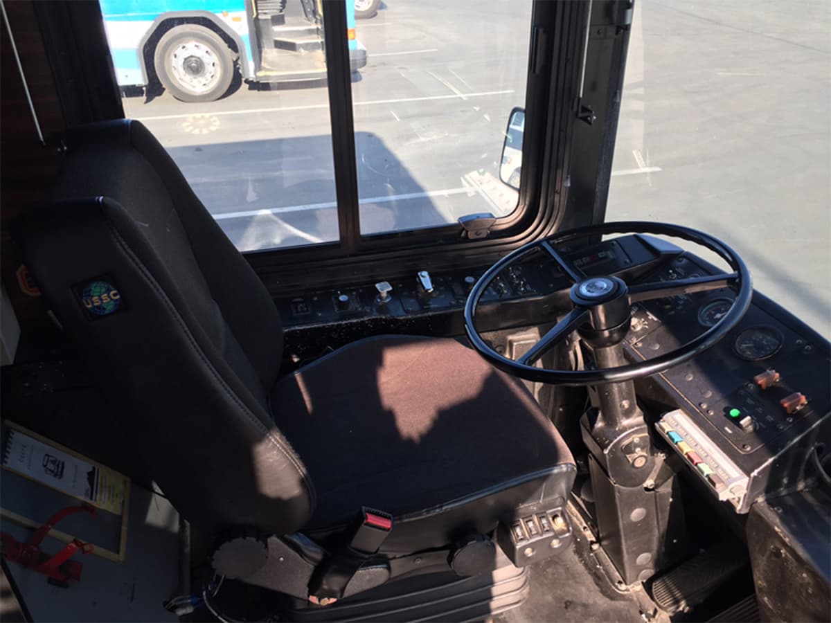 2002 Gillig G27B102N4 - Image 4