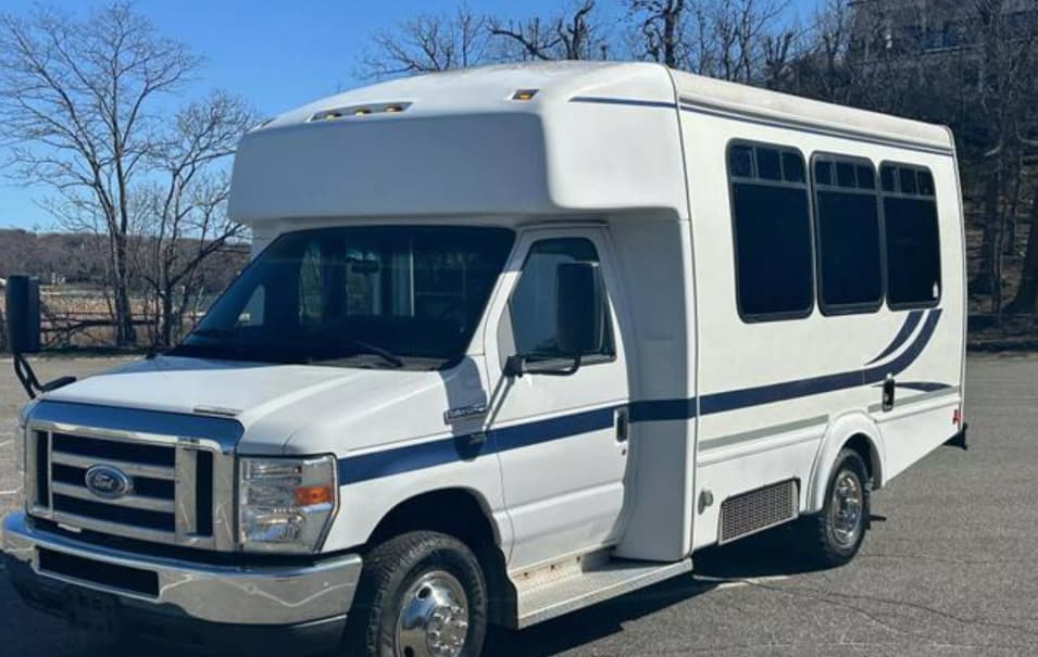 2015 FORD E350 SUPER DUTY  - Image 2