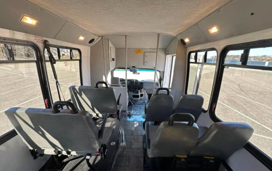 2015 FORD E350 SUPER DUTY  - Image 4