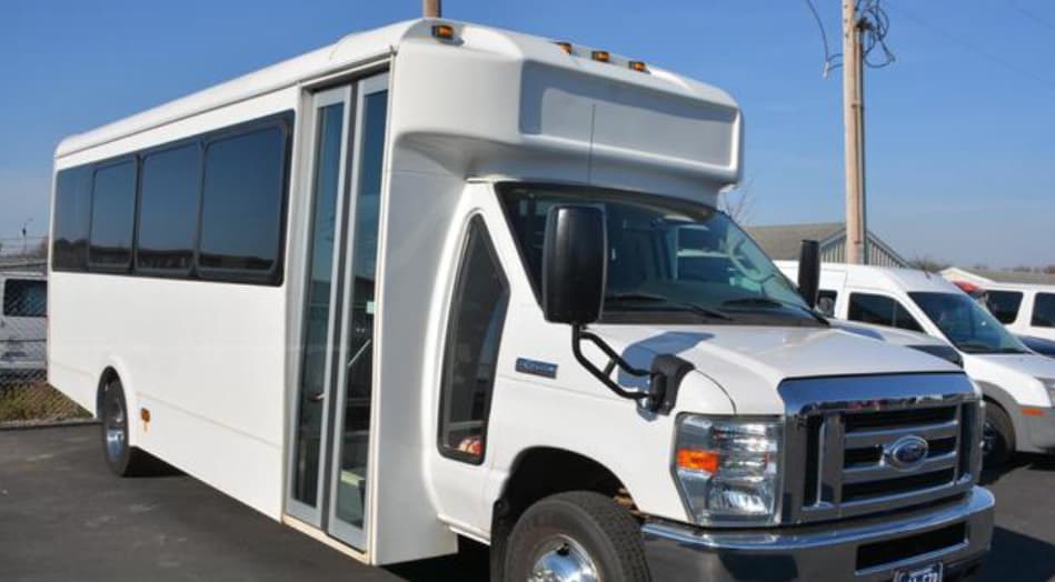 2015 FORD E450 SUPER DUTY - Image 3