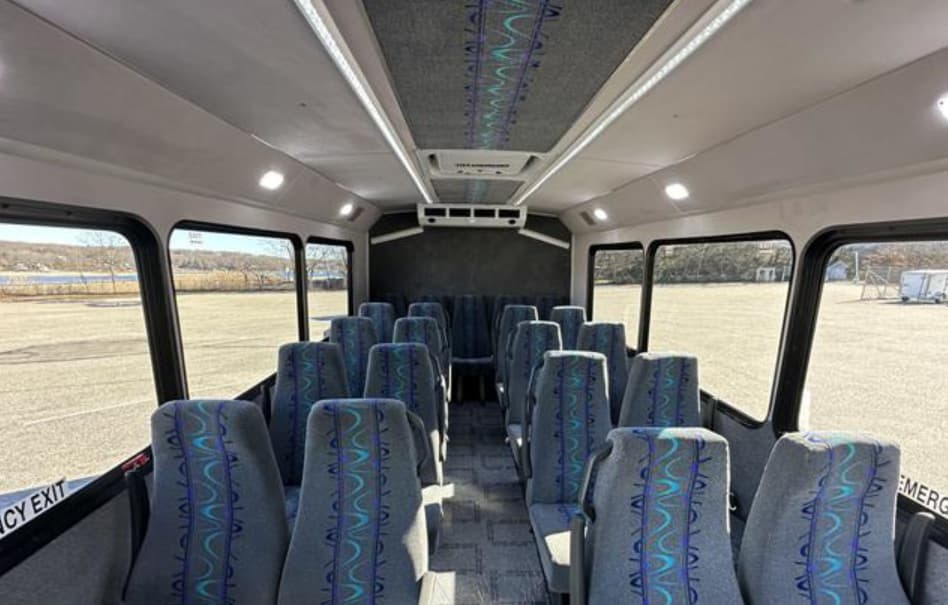 2015 FORD E450 SUPER DUTY - Image 6