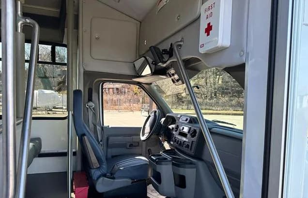 2015 FORD E450 SUPER DUTY - Image 7