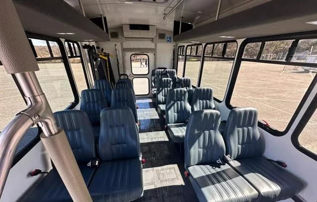 2015 FORD E450 SUPER DUTY - Image 8