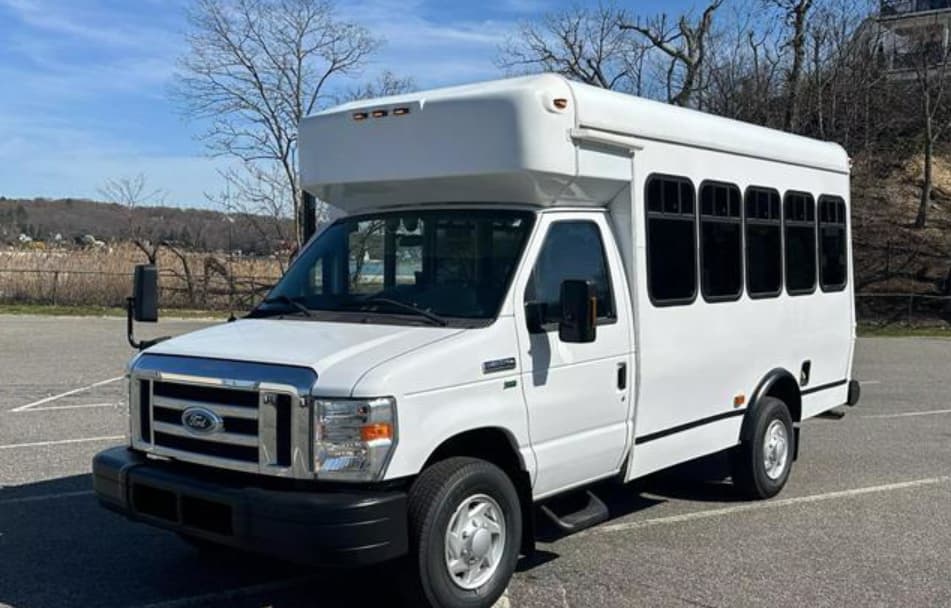 2013 Ford E350 bus