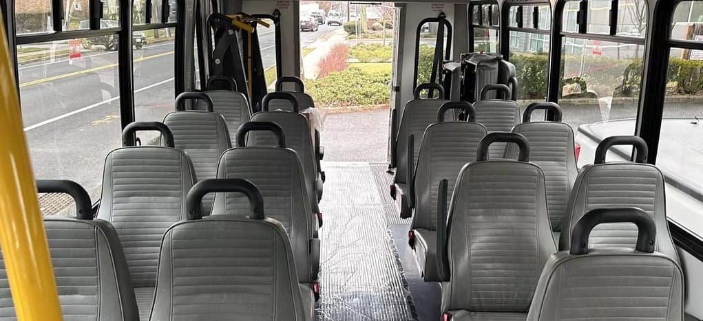 2016 FORD E450 SUPER DUTY - Image 4