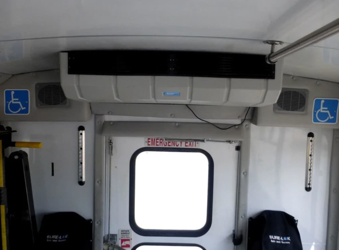 2017 Ford E450 Super Duty - Image 8