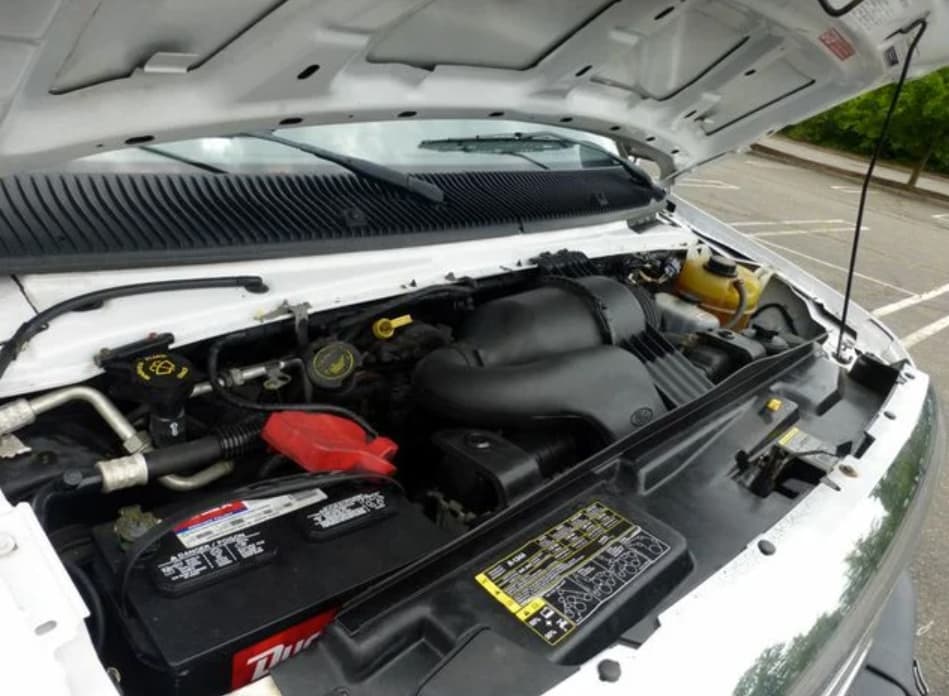 2016 Ford E350 - Image 11