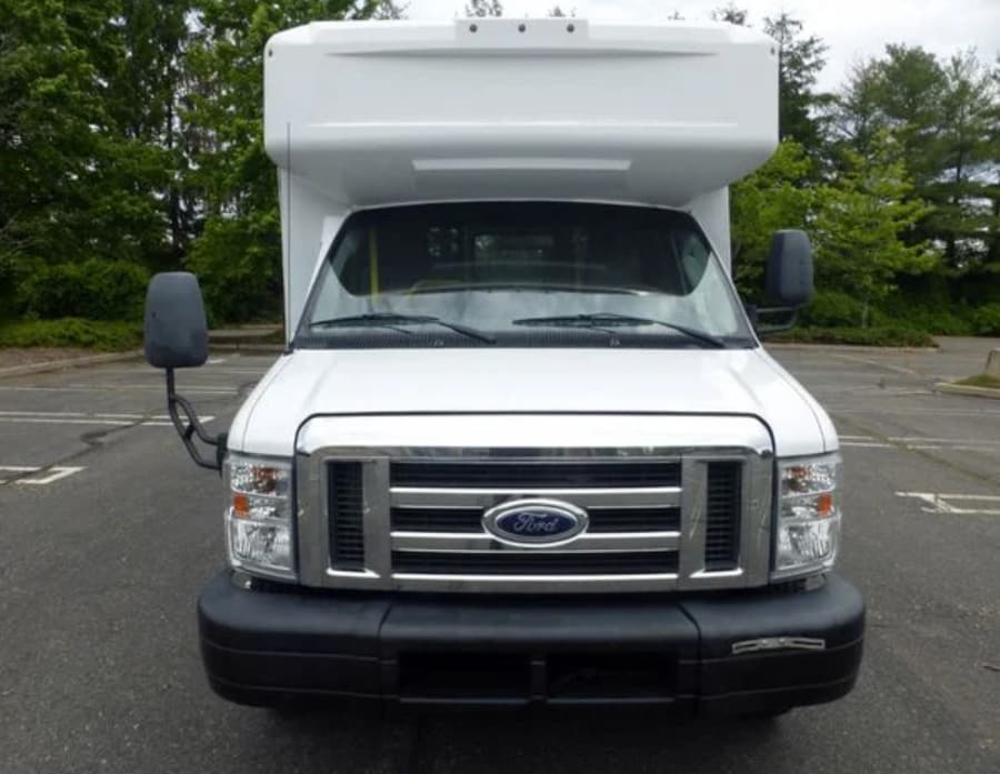 2016 Ford E350 - Image 2