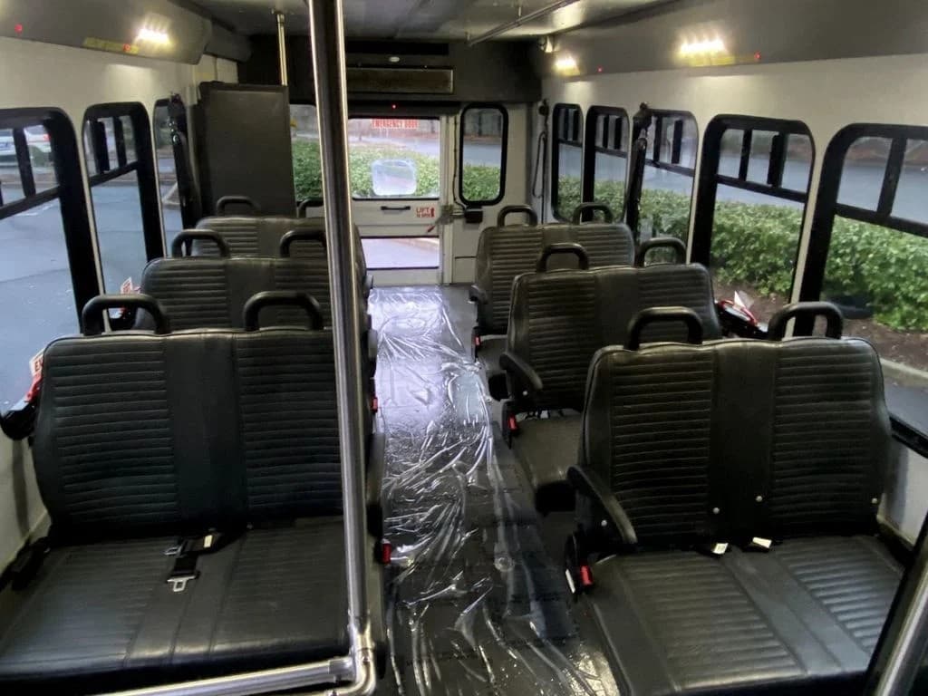 2016 Ford E450 Wheelchair Bus - Image 2