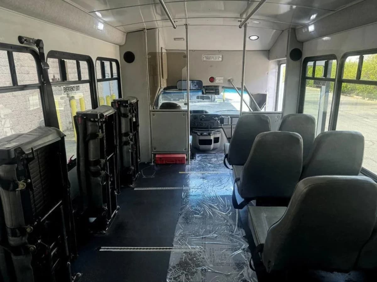 2014 Ford E350 Super Duty - Image 11