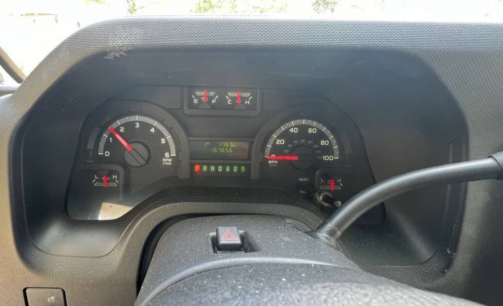 2018 Ford E450 Shuttle Bus - Image 10