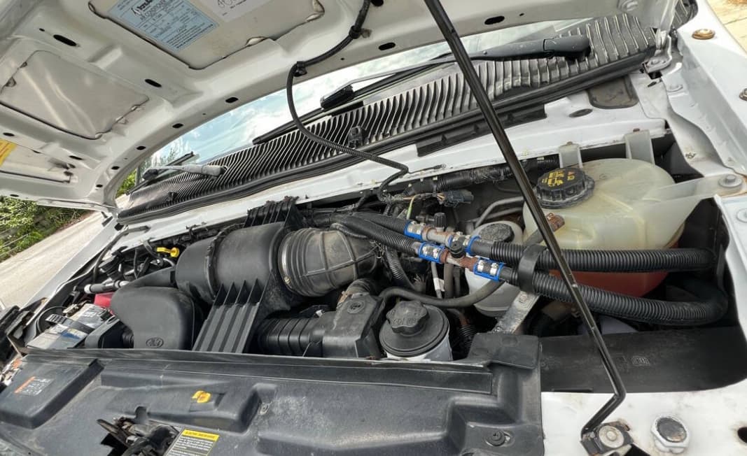 2018 Ford E450 Shuttle Bus - Image 11