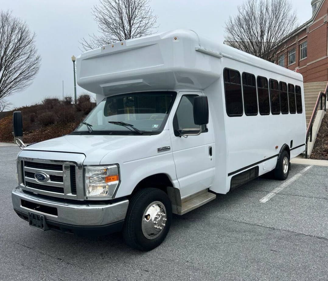 2017 Ford E450 bus