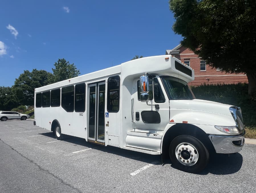 2015 International DT466 bus