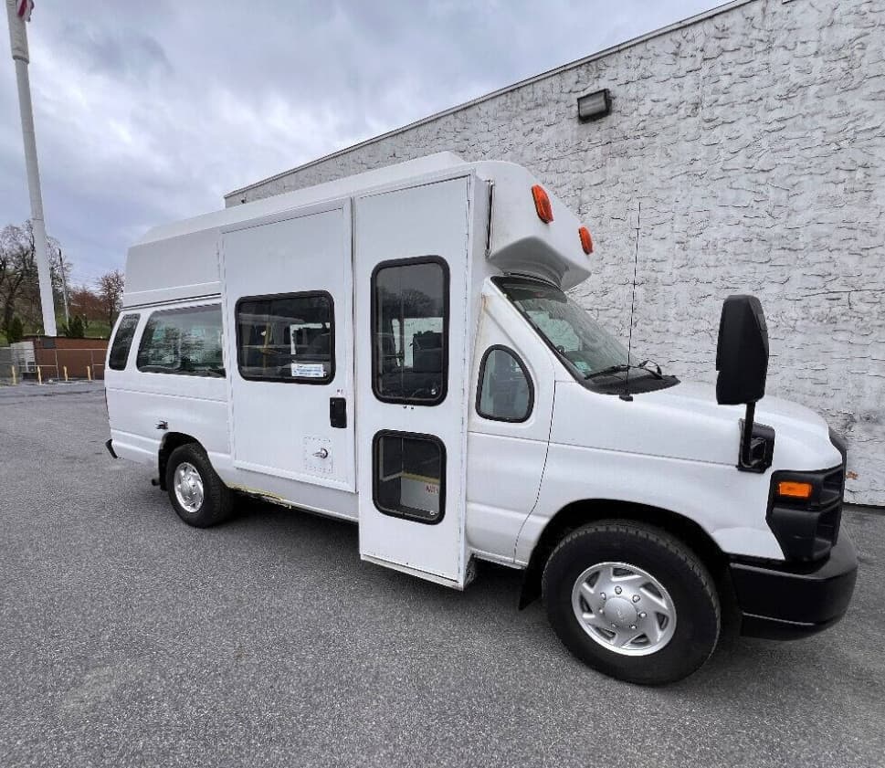 2012 Ford E350 bus