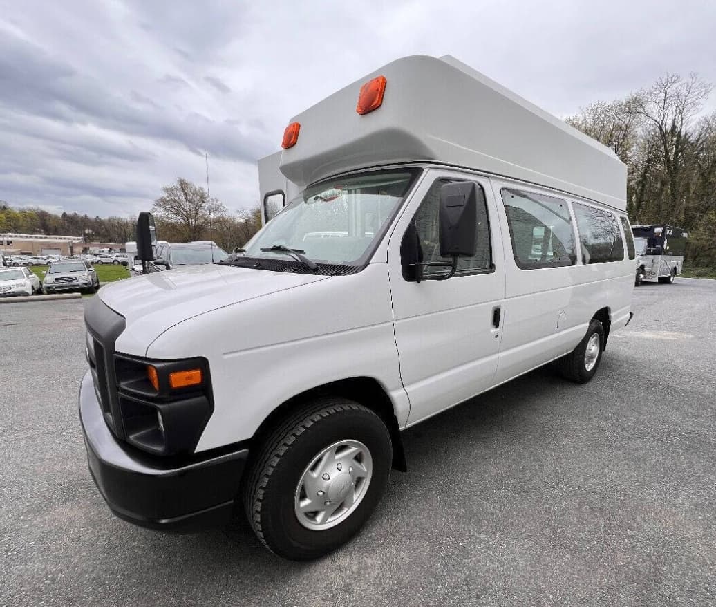 2012 FORD E350 Turtletop - Image 2