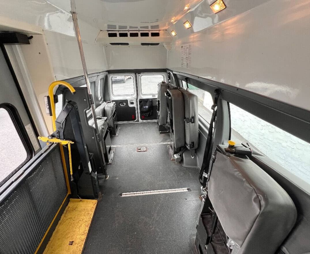 2012 FORD E350 Turtletop - Image 6