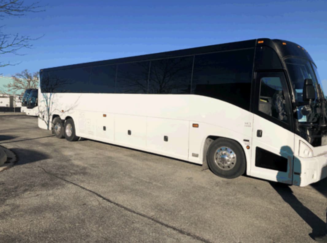 2013 Motor Coach Industries J4500 bus